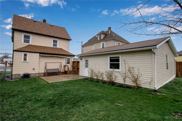 24 Lake Ave, Hamburg, NY 14219