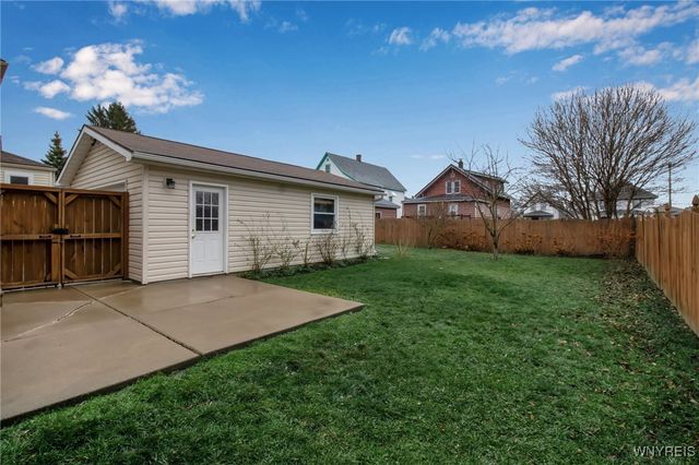 24 Lake Ave, Hamburg, NY 14219