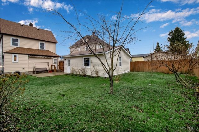 24 Lake Ave, Hamburg, NY 14219