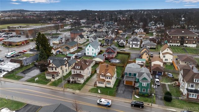 24 Lake Ave, Hamburg, NY 14219