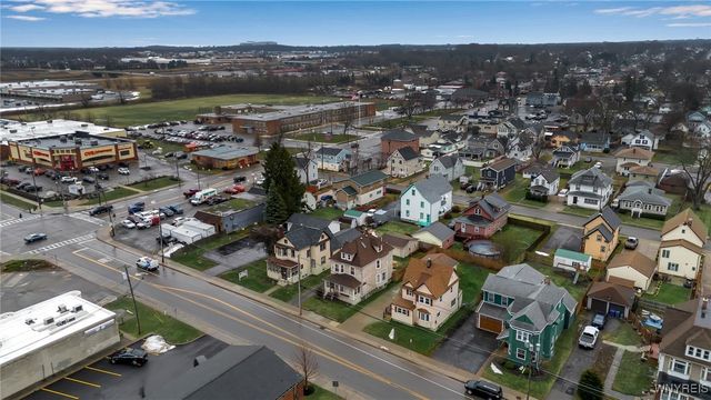 24 Lake Ave, Hamburg, NY 14219