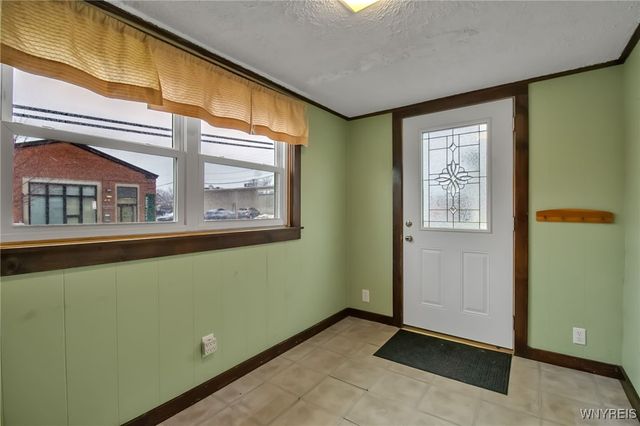 24 Lake Ave, Hamburg, NY 14219