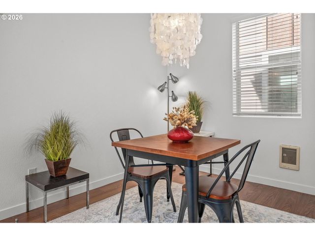 4319 Se DIVISION St B, Portland, OR 97206