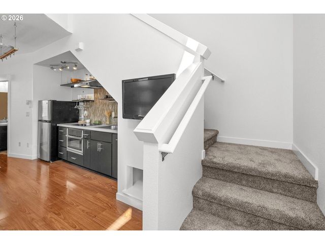 4319 Se DIVISION St B, Portland, OR 97206
