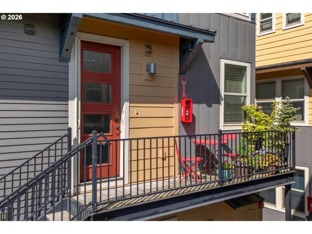 4319 Se DIVISION St B, Portland, OR 97206