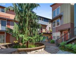 4319 Se DIVISION St B, Portland, OR 97206