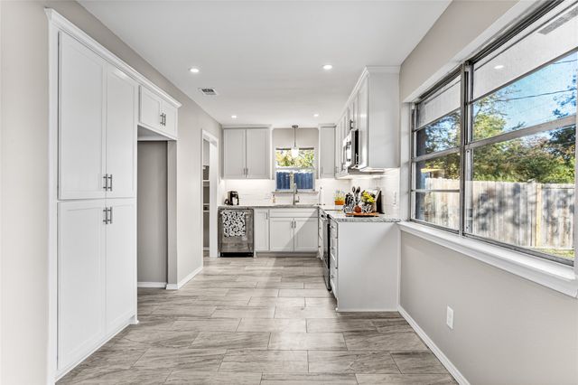 2708 Driftwood Drive, Mesquite, TX 75150