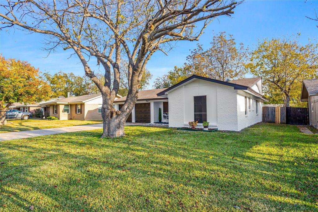 2708 Driftwood Drive, Mesquite, TX 75150