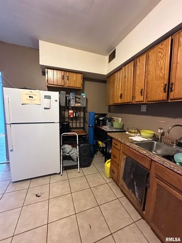 1305 NE MONROE Street, Peoria, IL 61603