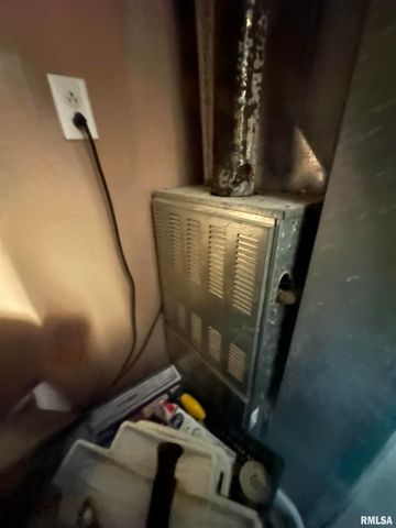 1305 NE MONROE Street, Peoria, IL 61603