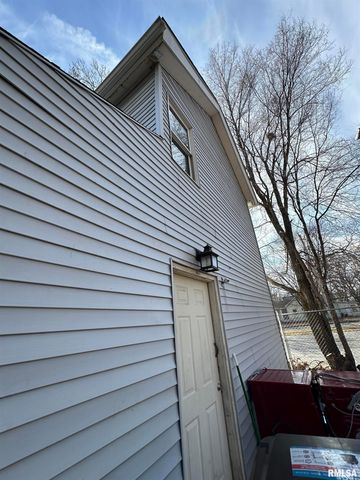 1305 NE MONROE Street, Peoria, IL 61603