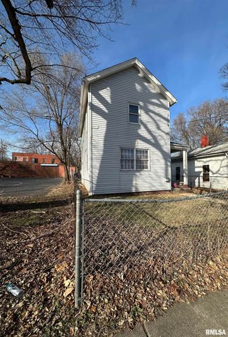 1305 NE MONROE Street, Peoria, IL 61603