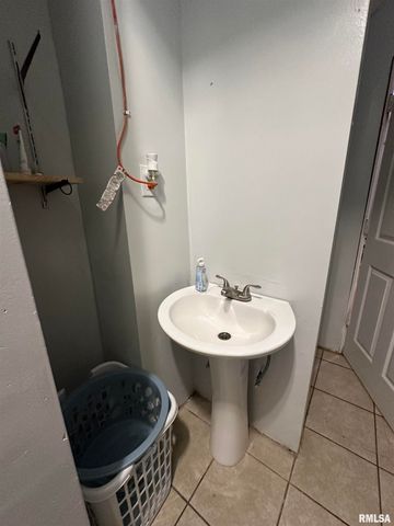 1305 NE MONROE Street, Peoria, IL 61603