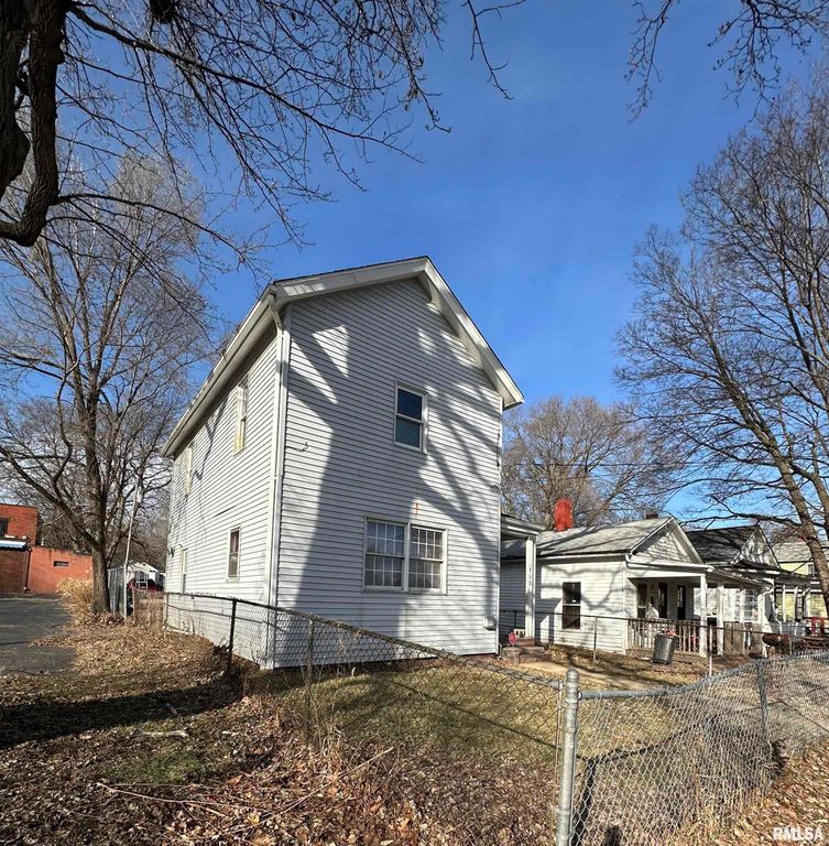 1305 NE MONROE Street, Peoria, IL 61603