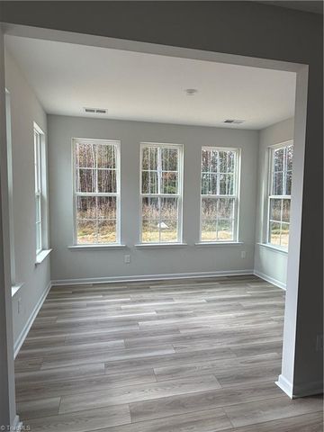 129 Starhaven Court, Advance, NC 27006