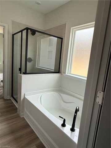 129 Starhaven Court, Advance, NC 27006