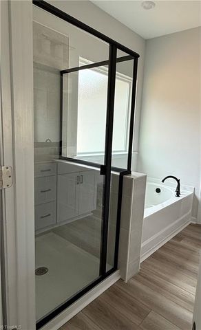 129 Starhaven Court, Advance, NC 27006