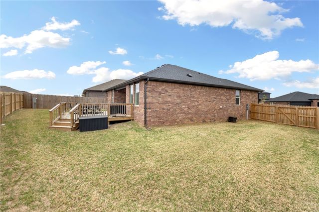 5561 Southwood Avenue, Springdale, AR 72764