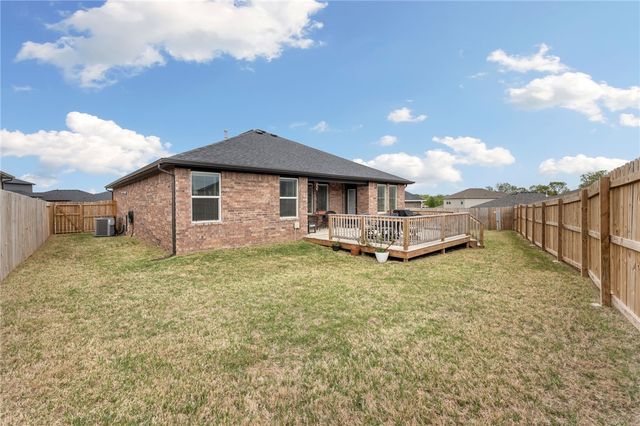 5561 Southwood Avenue, Springdale, AR 72764