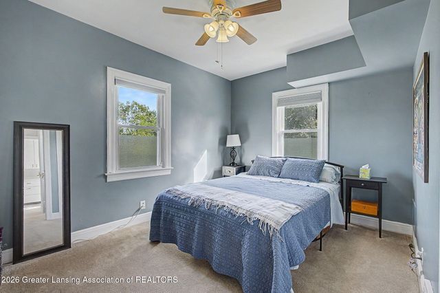 8609 W Mount Hope Highway, Grand Ledge, MI 48837