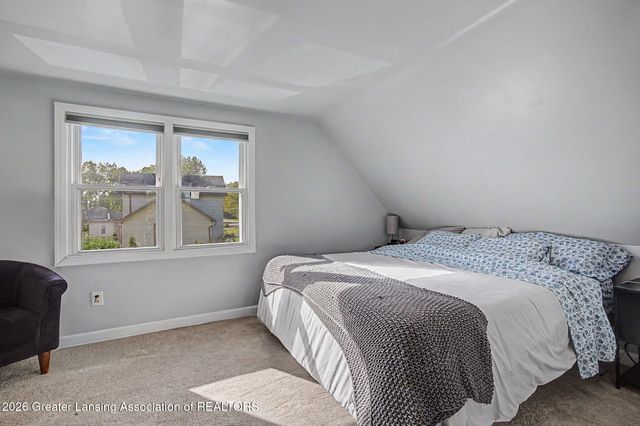 8609 W Mount Hope Highway, Grand Ledge, MI 48837