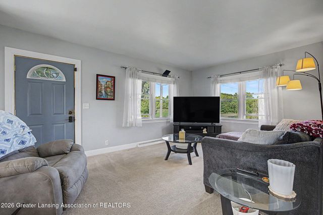 8609 W Mount Hope Highway, Grand Ledge, MI 48837