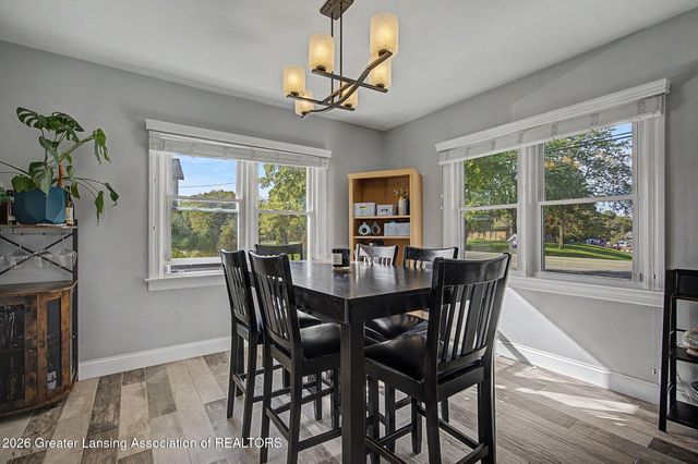 8609 W Mount Hope Highway, Grand Ledge, MI 48837