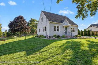 8609 W Mount Hope Highway, Grand Ledge, MI 48837