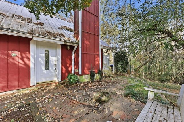 9060 Ruby Lane, Gainesville, GA 30506