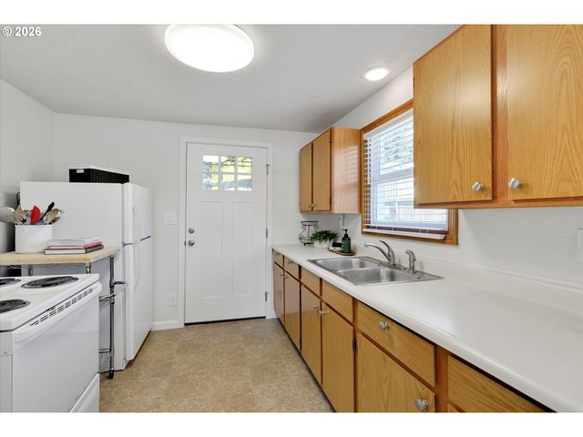 18149 Se PINE St, Portland, OR 97233