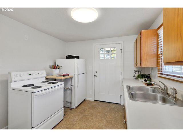 18149 Se PINE St, Portland, OR 97233