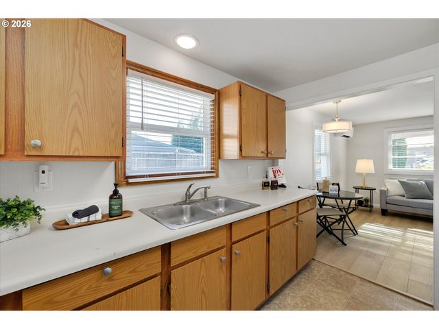 18149 Se PINE St, Portland, OR 97233