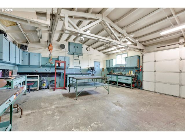 18149 Se PINE St, Portland, OR 97233