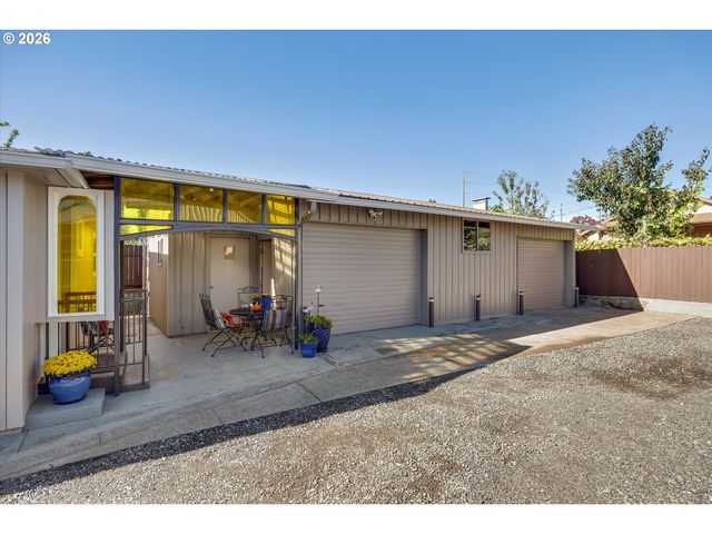 18149 Se PINE St, Portland, OR 97233