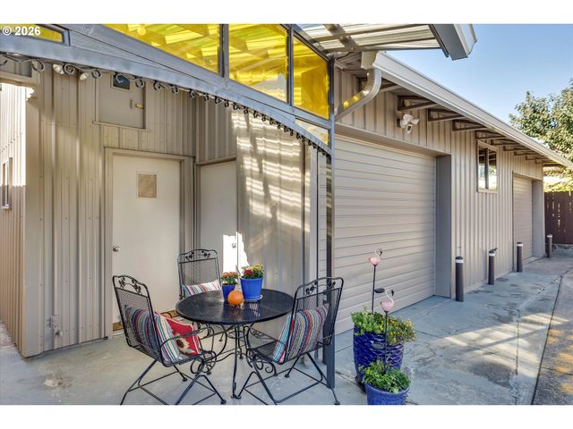 18149 Se PINE St, Portland, OR 97233
