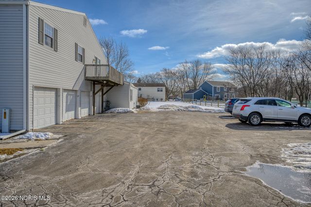 160 Quail Road, 28, Perrysburg, OH 43551
