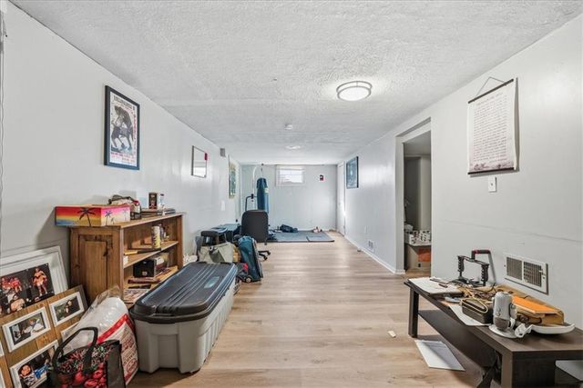 5910 N Park Avenue, Gladstone, MO 64118