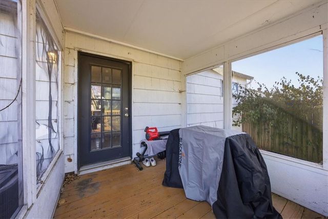 5910 N Park Avenue, Gladstone, MO 64118