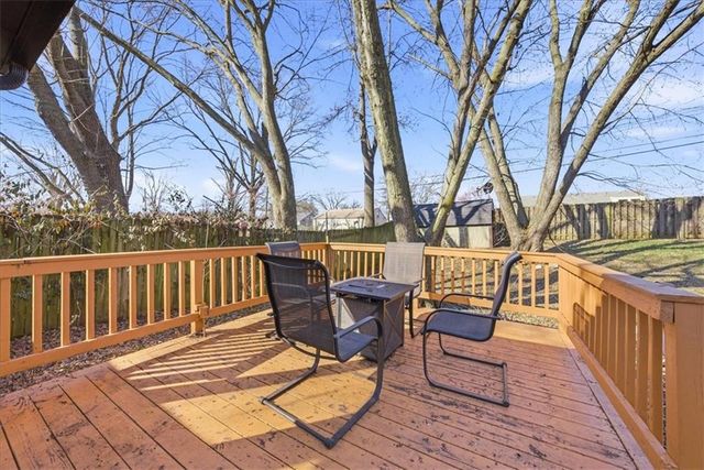 5910 N Park Avenue, Gladstone, MO 64118