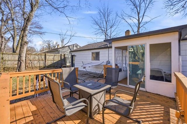 5910 N Park Avenue, Gladstone, MO 64118