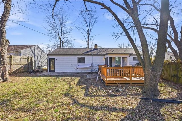 5910 N Park Avenue, Gladstone, MO 64118