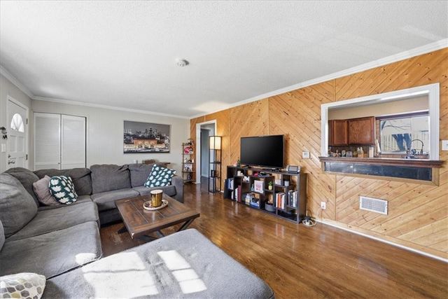 5910 N Park Avenue, Gladstone, MO 64118