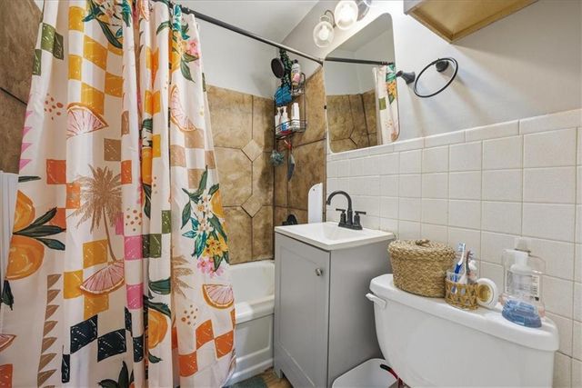 5910 N Park Avenue, Gladstone, MO 64118