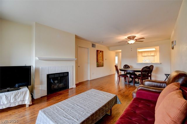 1900 Villa Palms Court 102, Las Vegas, NV 89128