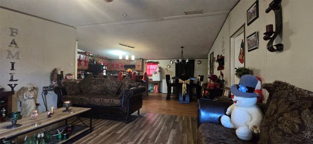 2089 Vz County Road 3502, Wills Point, TX 75169