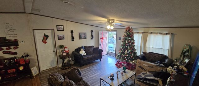 2089 Vz County Road 3502, Wills Point, TX 75169