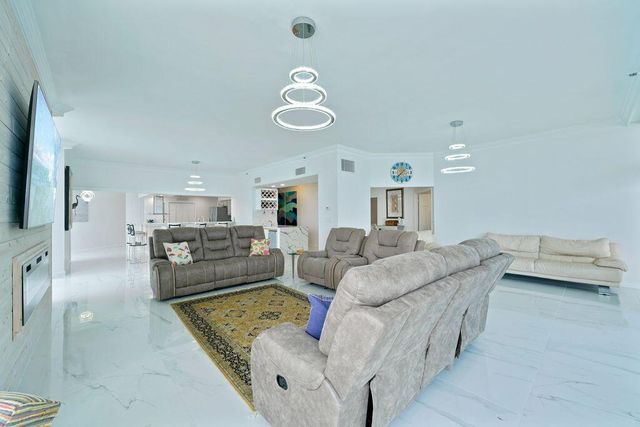 950 E Hwy 98 6081, Destin, FL 32541