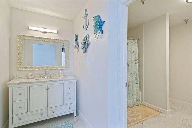 950 E Hwy 98 6081, Destin, FL 32541