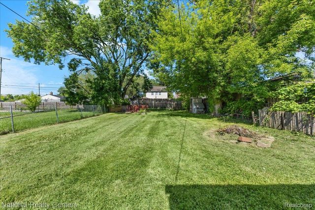 25357 Lawn Street, Roseville, MI 48066