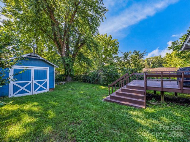 11 Craig Circle, Asheville, NC 28805